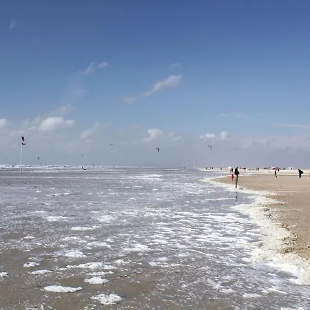 Neia - 640m From The Sea By Interhome Lakolk